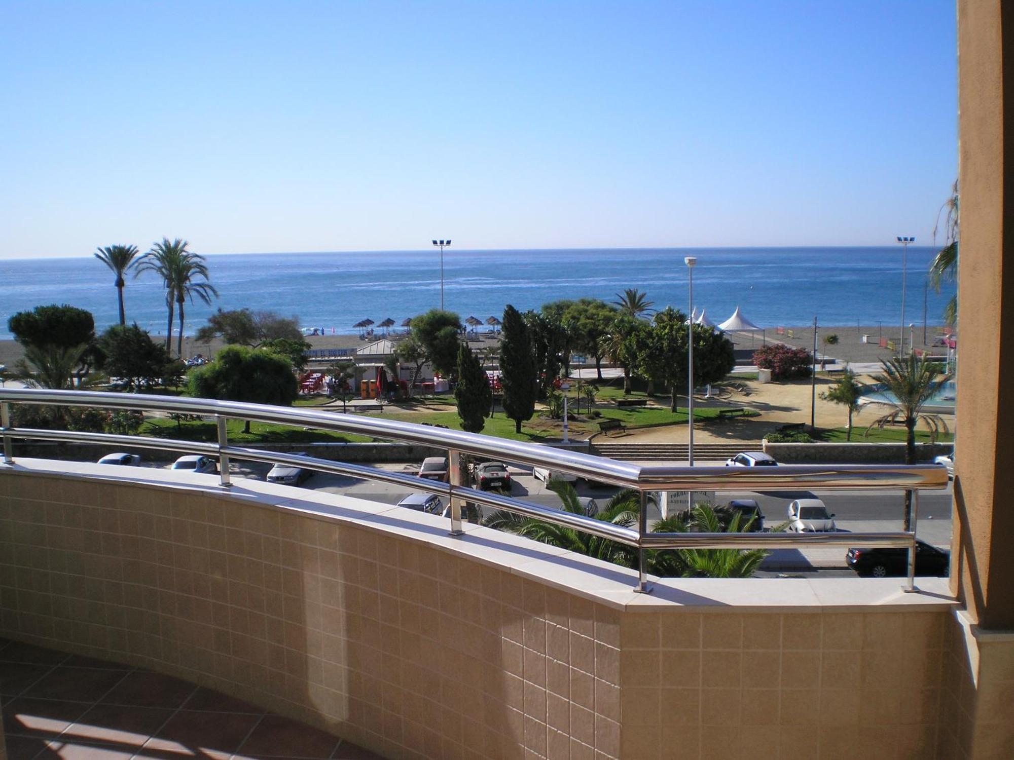 Hotel Miraya Beach Torre Del Mar Zewnętrze zdjęcie